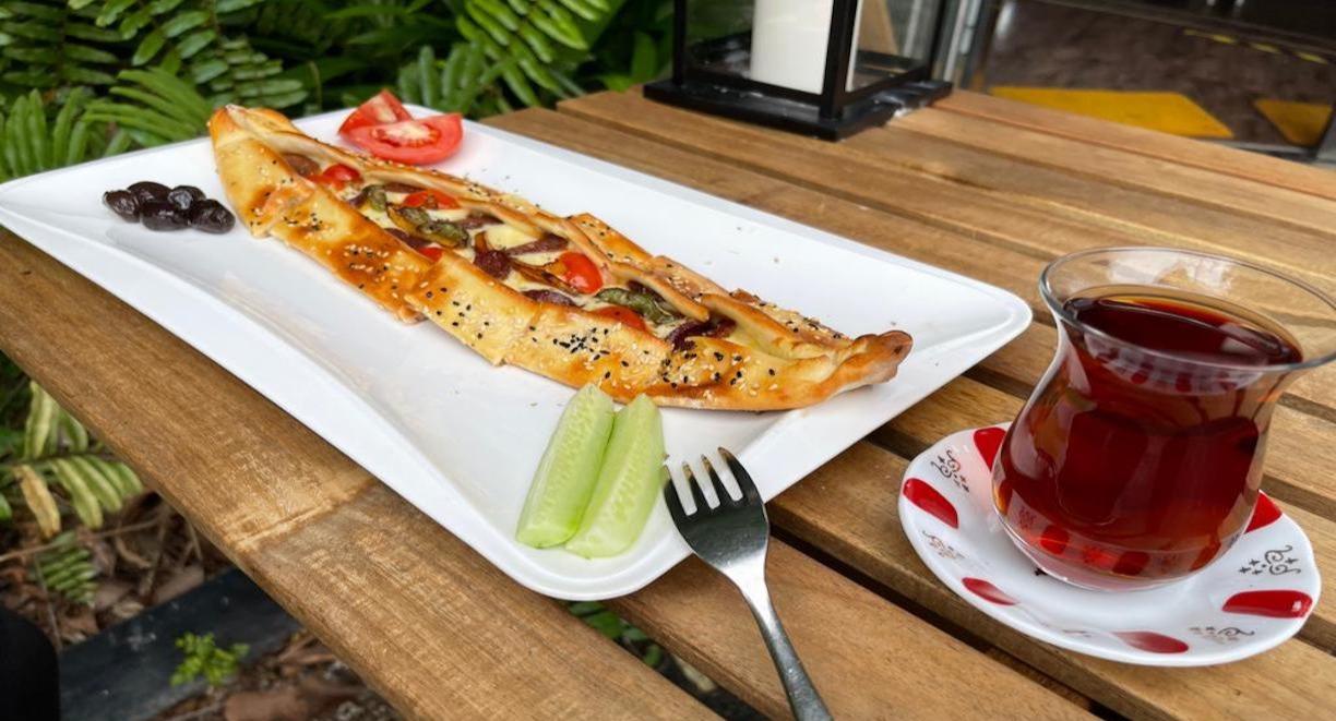 Arkadas Cafe & Restaurant