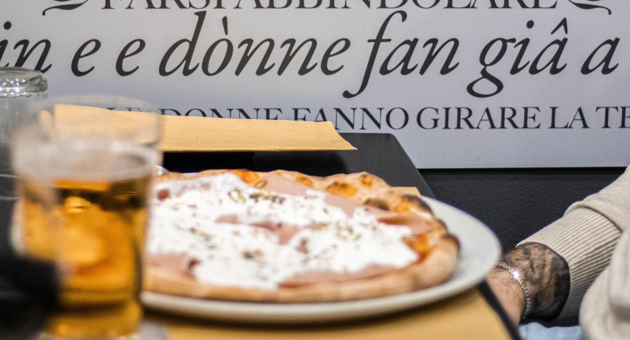 Basil Lounge Bar con Cucina e Pizzeria photo 1