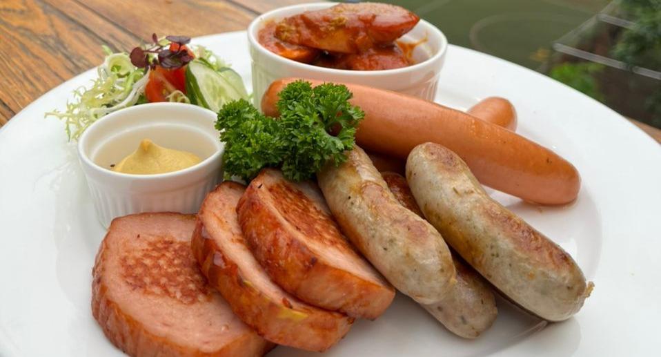 BB&B - Bread, Beer & Brez'n (Killiney Road) - Biergarten & Restaurant