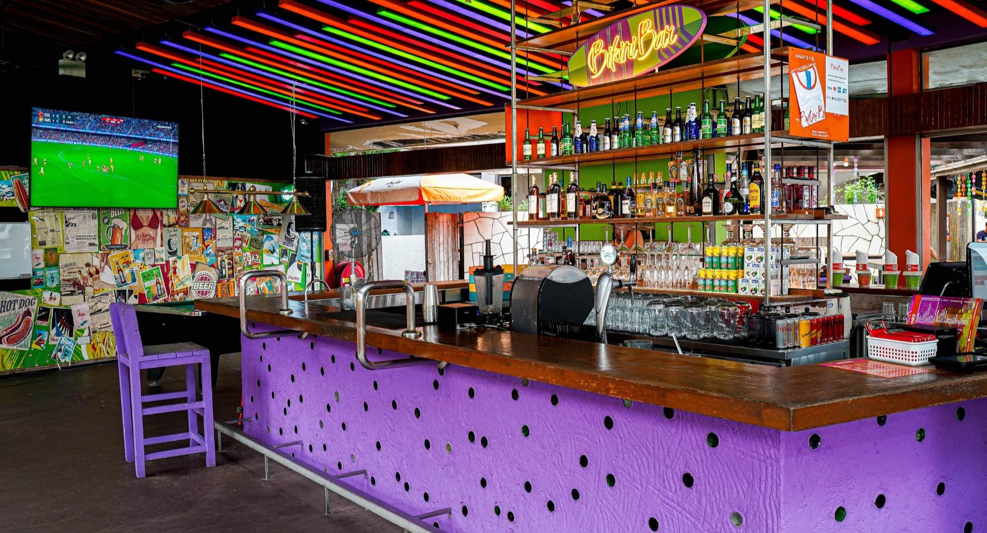 Bikini Bar photo 2