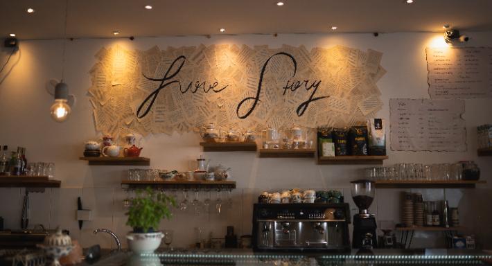 Café Love Story