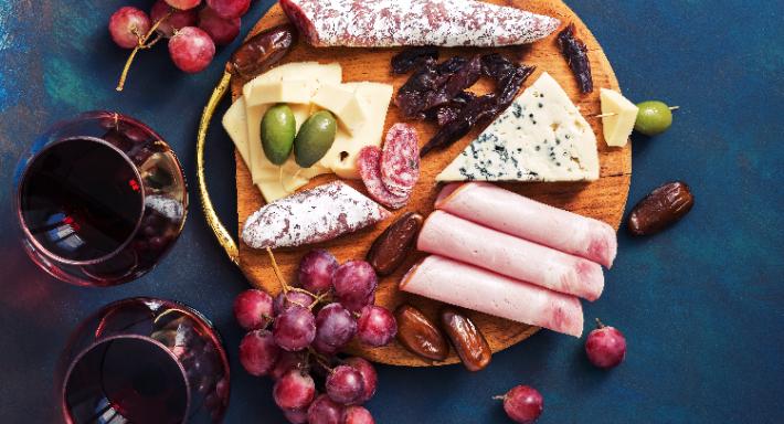 CHARADE Café Bar & Diner photo 1