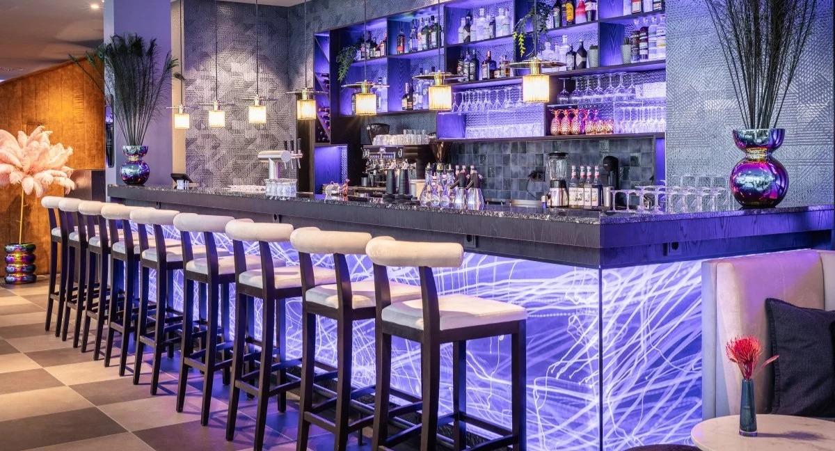 Clash Bar & Restaurant