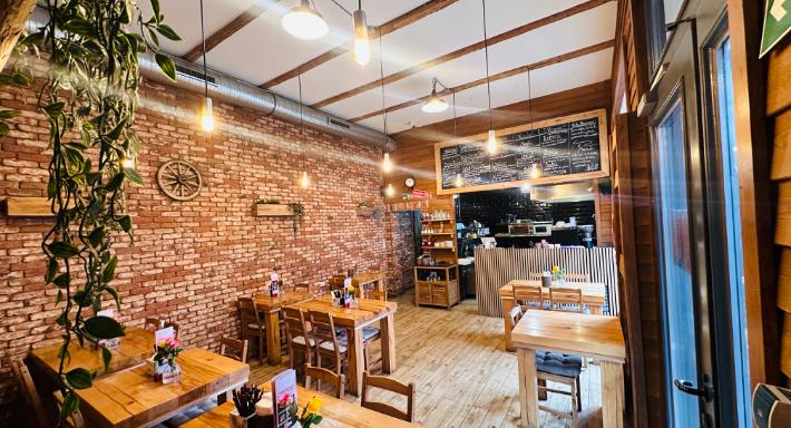 Eat Your Smash Burger & Salats