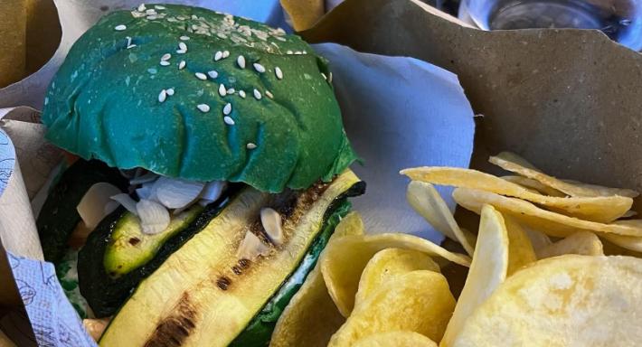 Extreme street restaurant