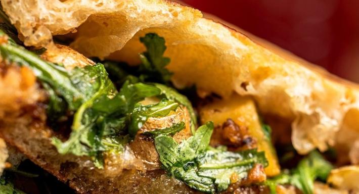 Graffiti Bar photo 1