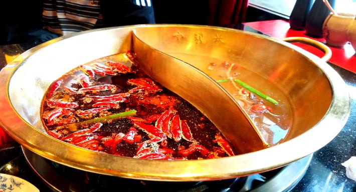 HOT POT BBQ 重庆火锅 东北烧烤 ristorante carpi