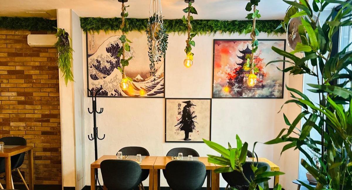 Hot rock Restaurant &Bar