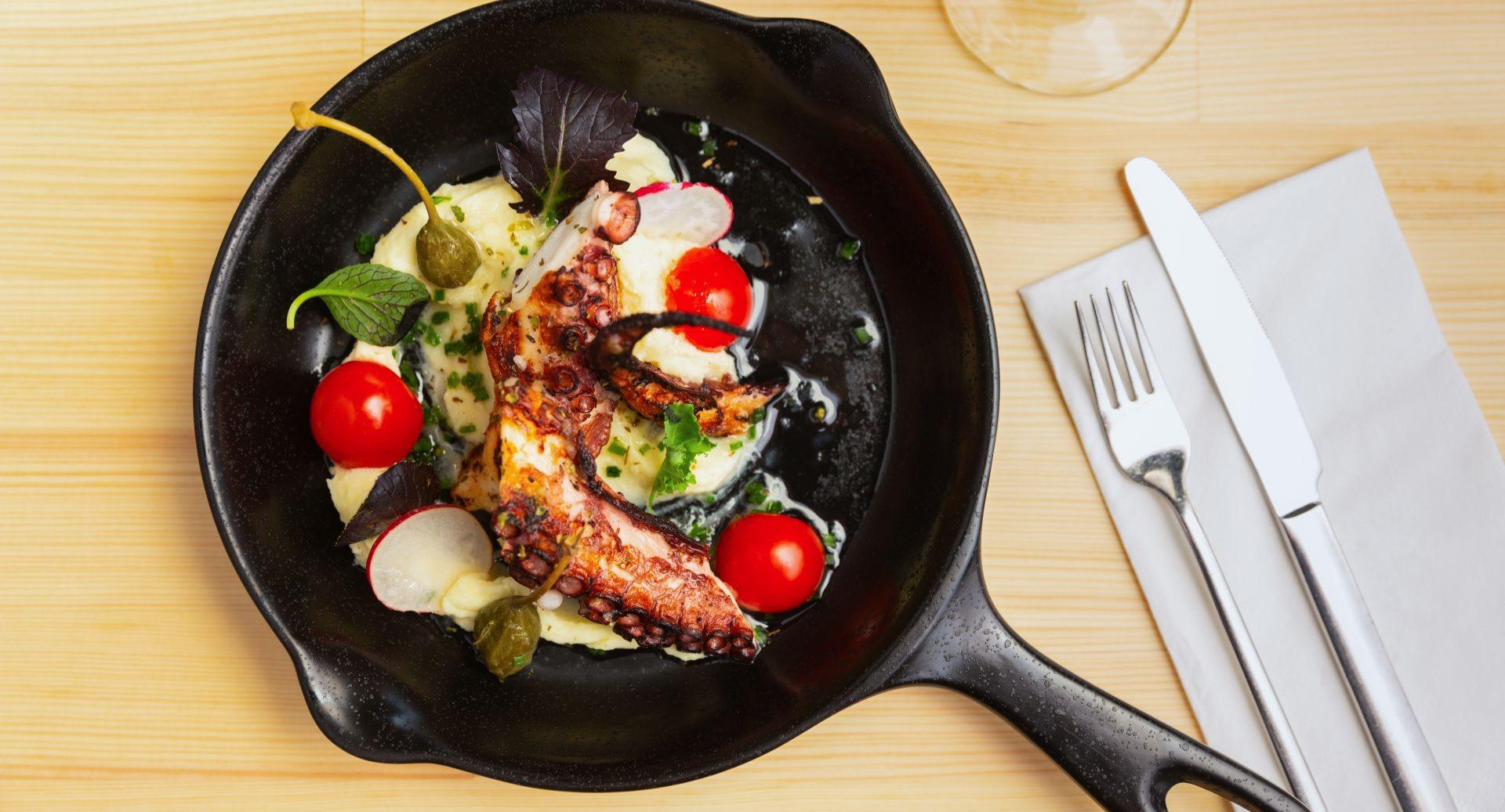 Kouzina Greek Streetfood and Wine photo 5