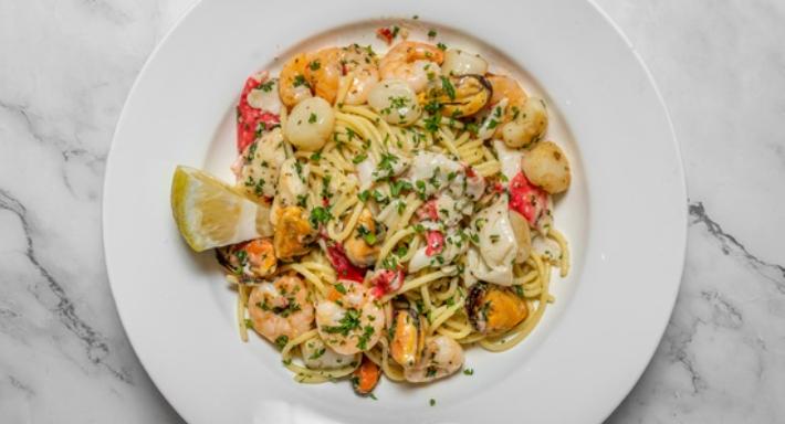 La Casa Woodfired Pizza Pasta Bar and Grill photo 5