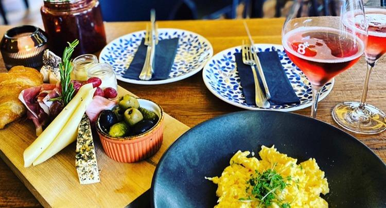 Laurin Restaurant & Bar photo 2