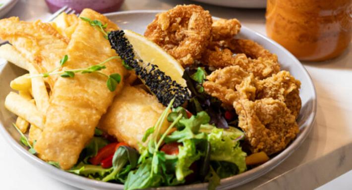 Luxe8 Cafe & Bar photo 4