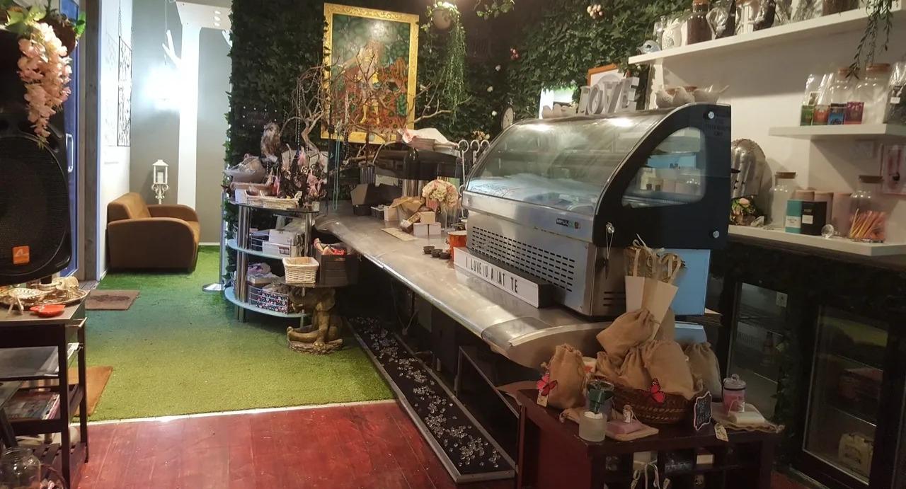 Mango's Nuts Cafe & Restaurant photo 1