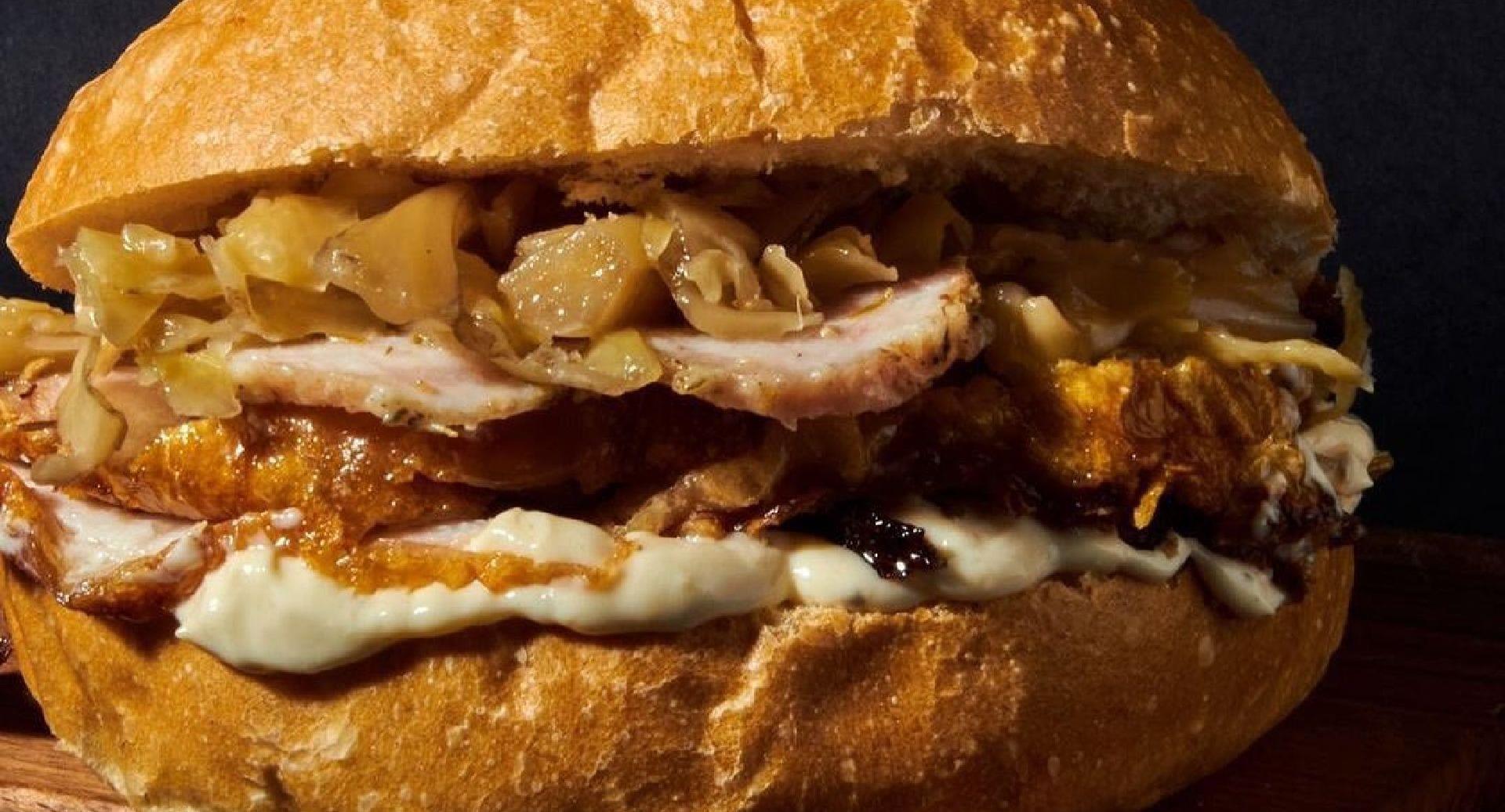 Marathon Hostel Beds & Beer