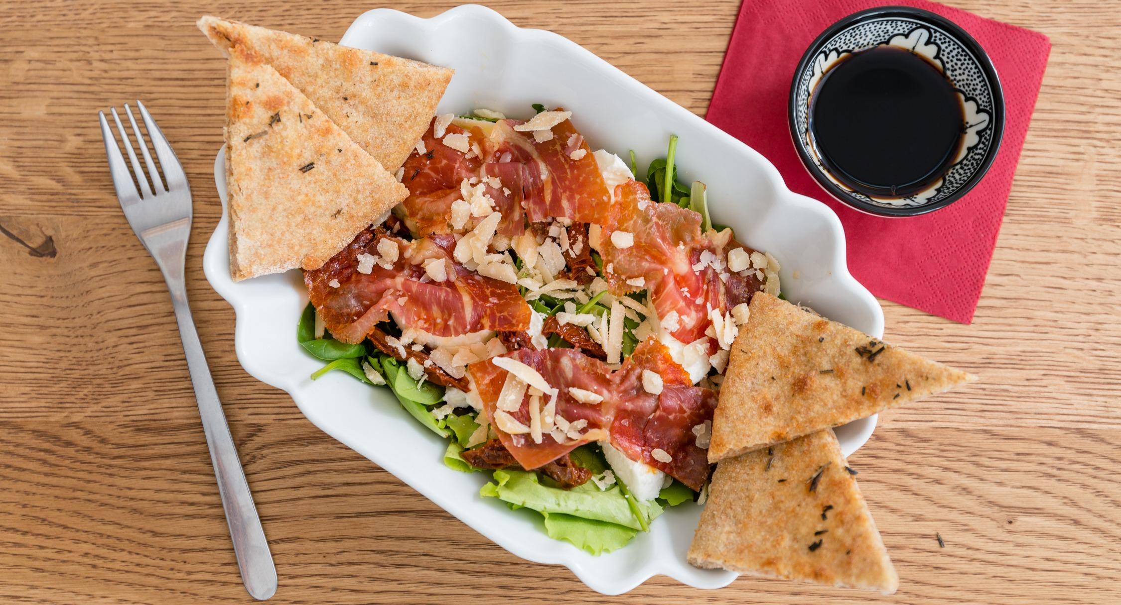 Momo Pizza Gourmet photo 2
