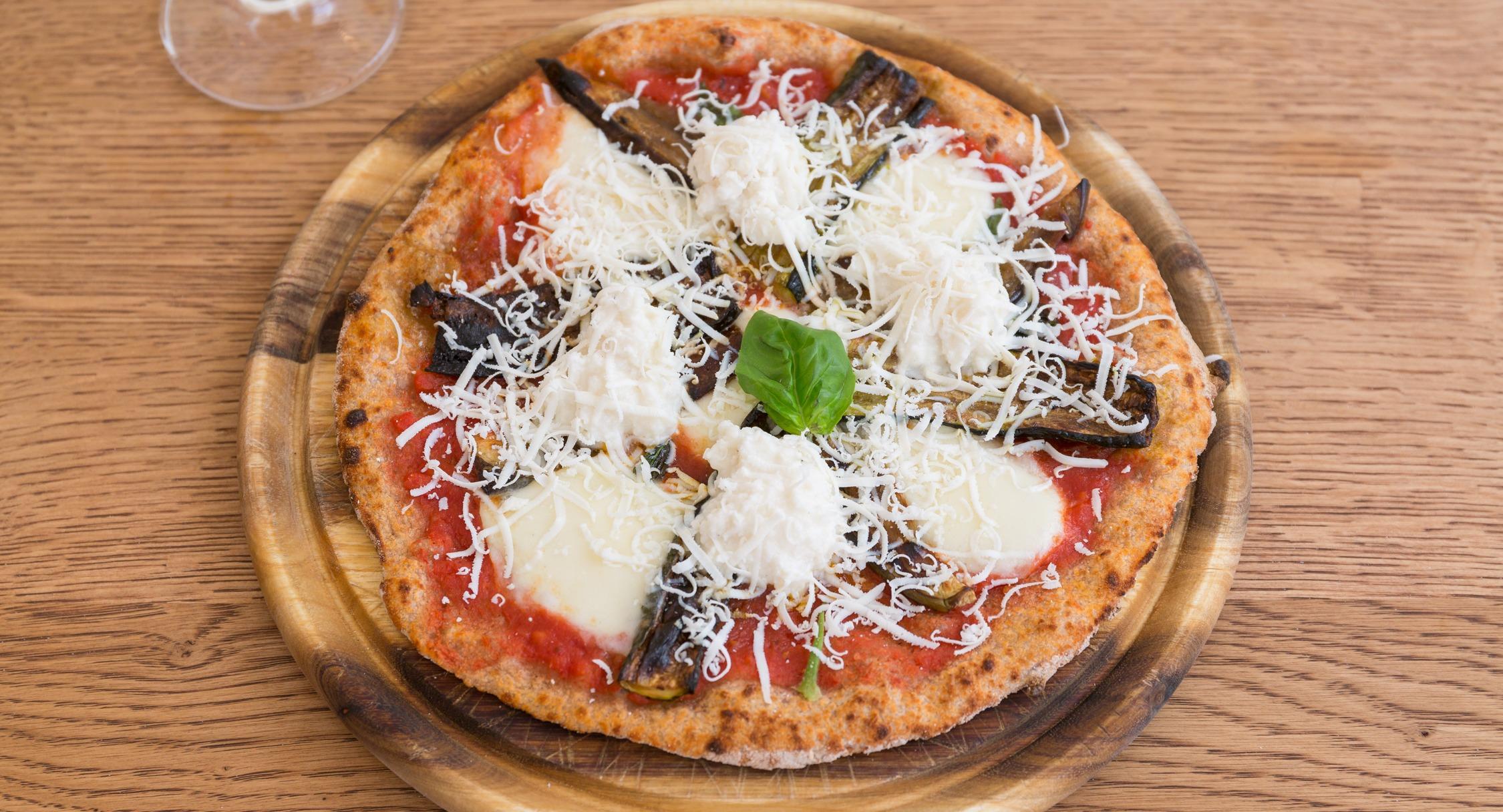 Momo Pizza Gourmet photo 4