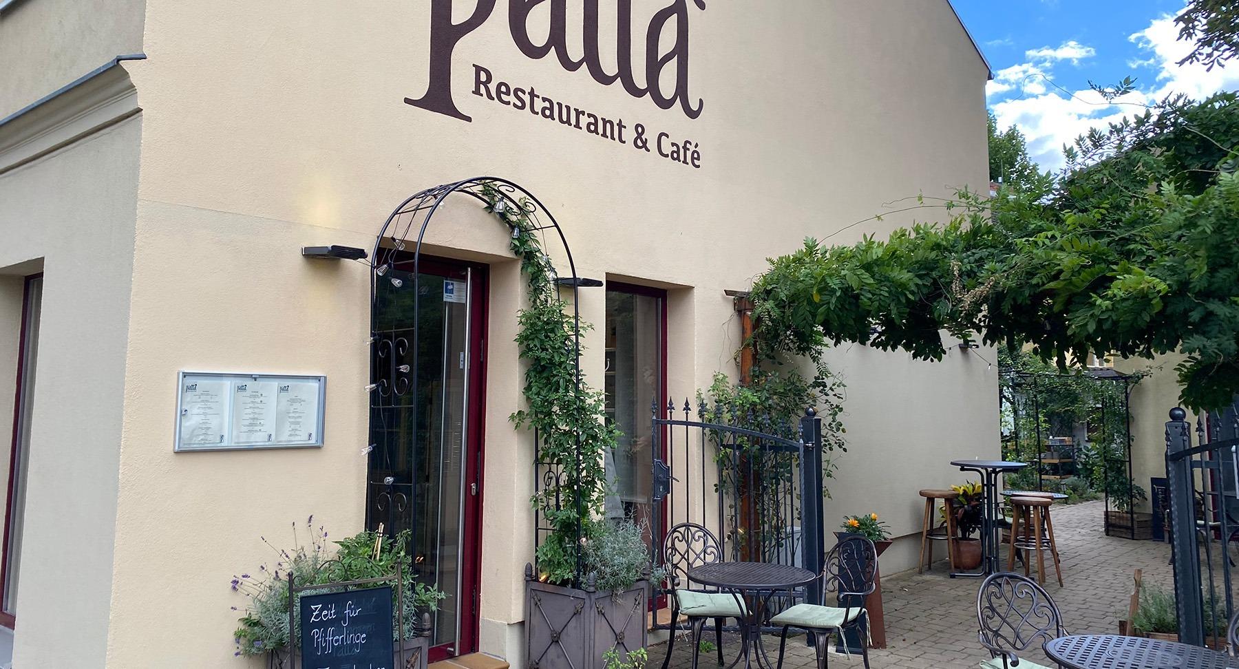 Patta  Restaurant & Café