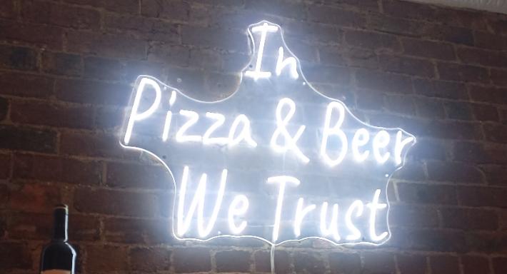 Pezzetinos Pizza & Bar photo 1