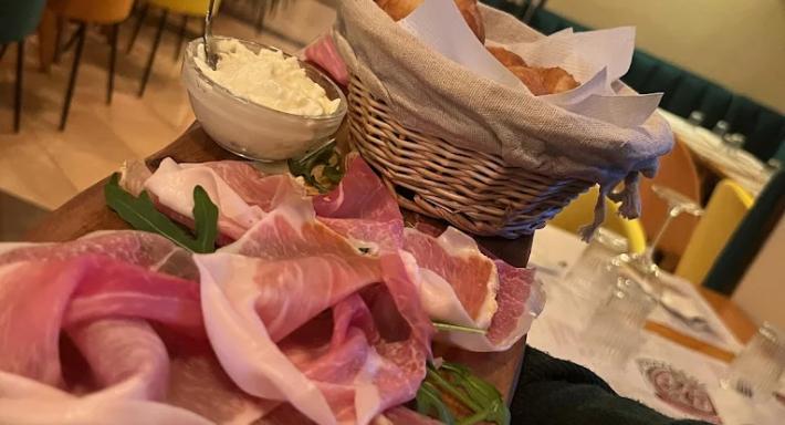 Pizzzland ~ Ristorante per Famiglie - Pizza e Smashburger photo 2