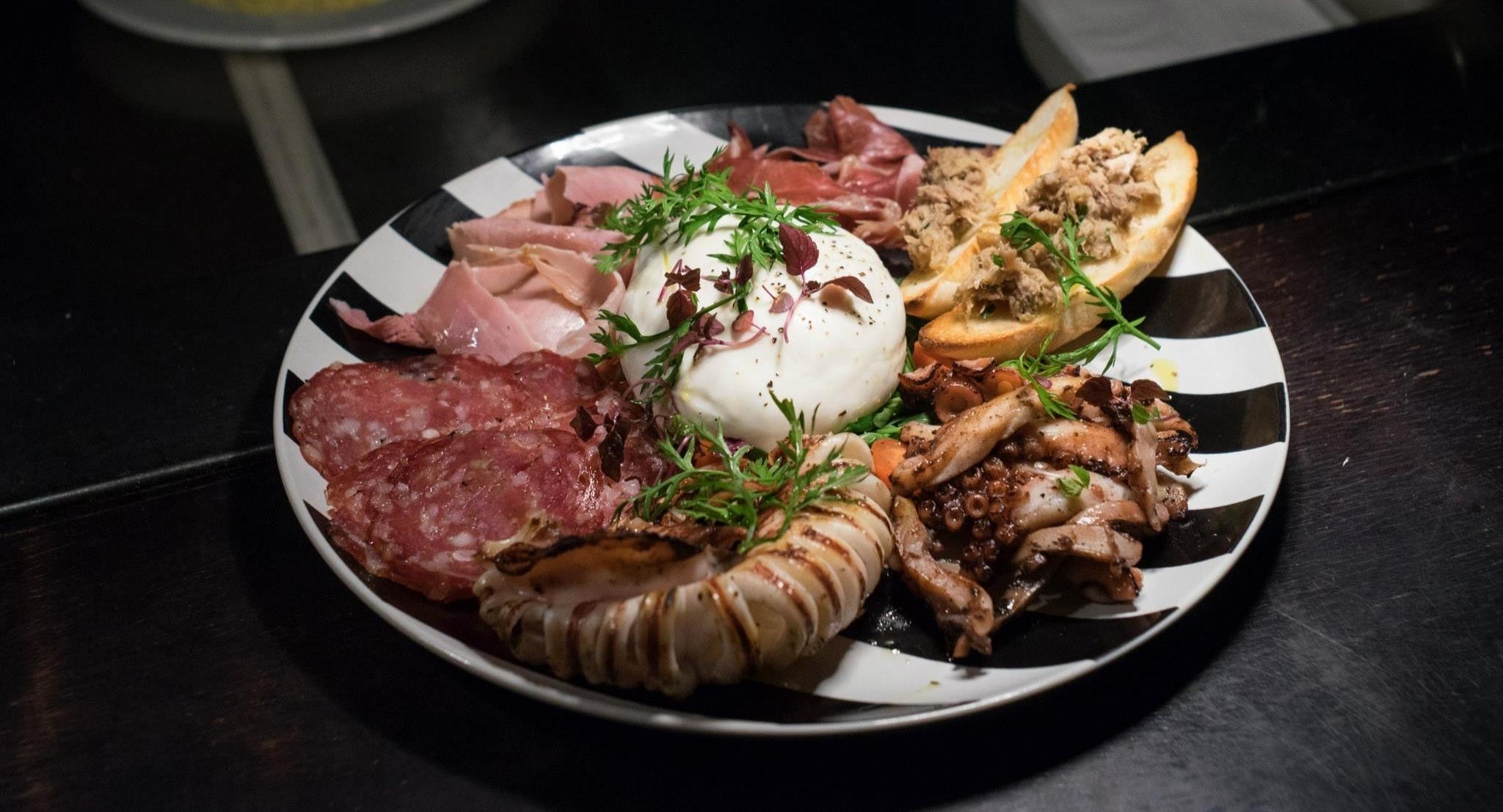 R Italian Kitchen & Smokehouse photo 1