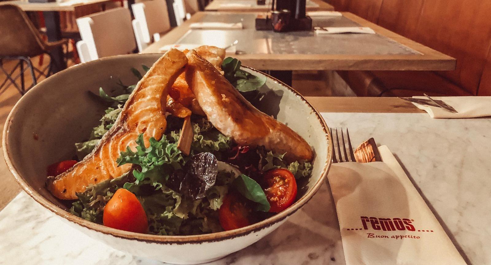 remos Köln restaurant photo 2