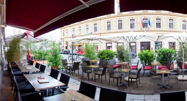 Schesch Besch Café Restaurant & Shisha Lounge photo 1