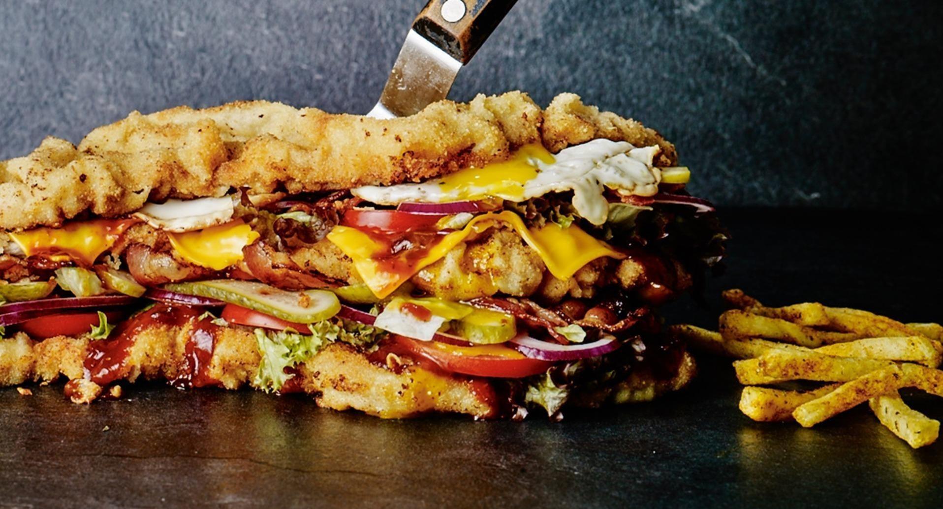 Schweinske Restaurant in Hamburg Barmbek - Schnitzel & Burger photo 2