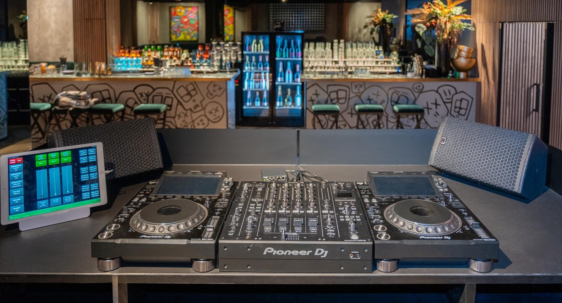 THE DOOR - BOUTIQUE CLUB photo 2