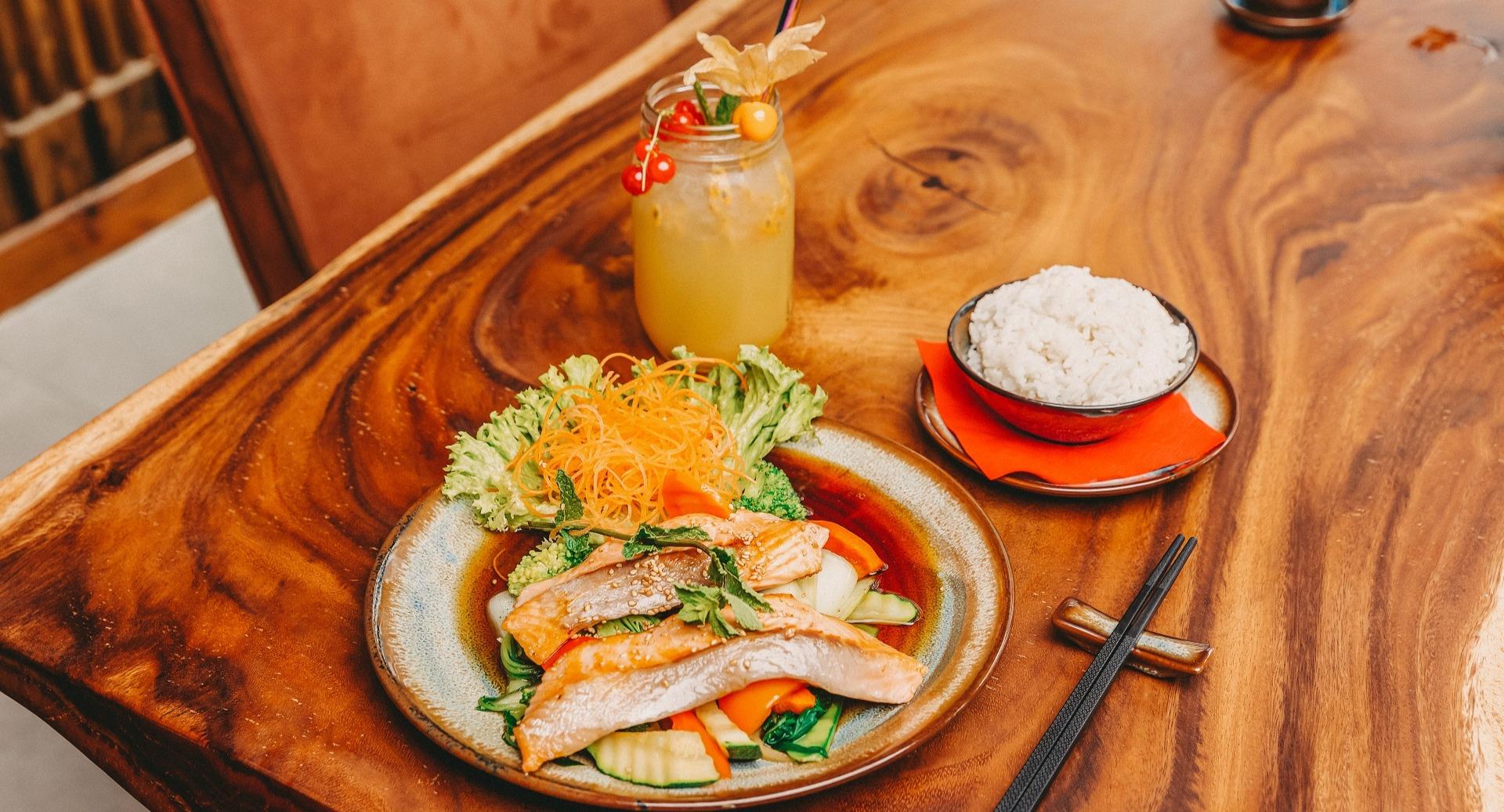 Umibar Viet-Thai Sushi photo 3