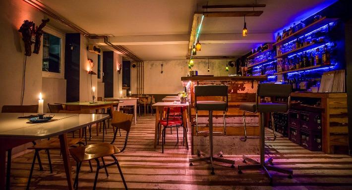 Varga Hennecke photo 2