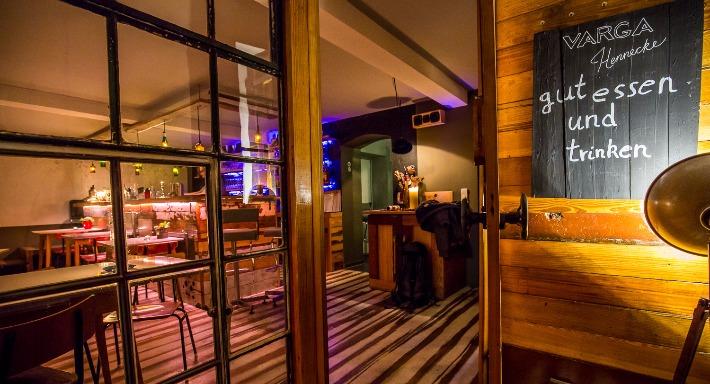 Varga Hennecke photo 3