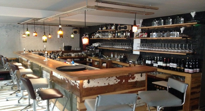 Varga Hennecke photo 4