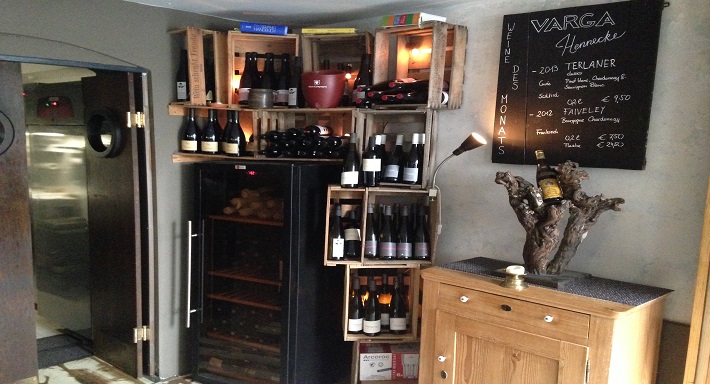 Varga Hennecke photo 5